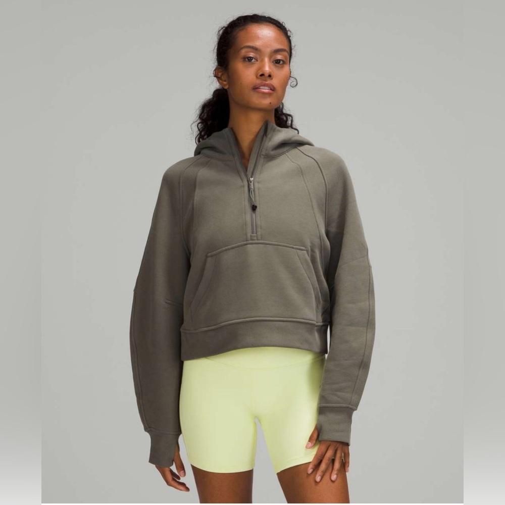 Lululemon Scuba Oversized 1/2 Zip Hoodie // EUC //
Grey Sage // XS/S